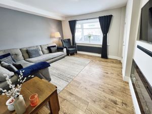 Lounge- click for photo gallery